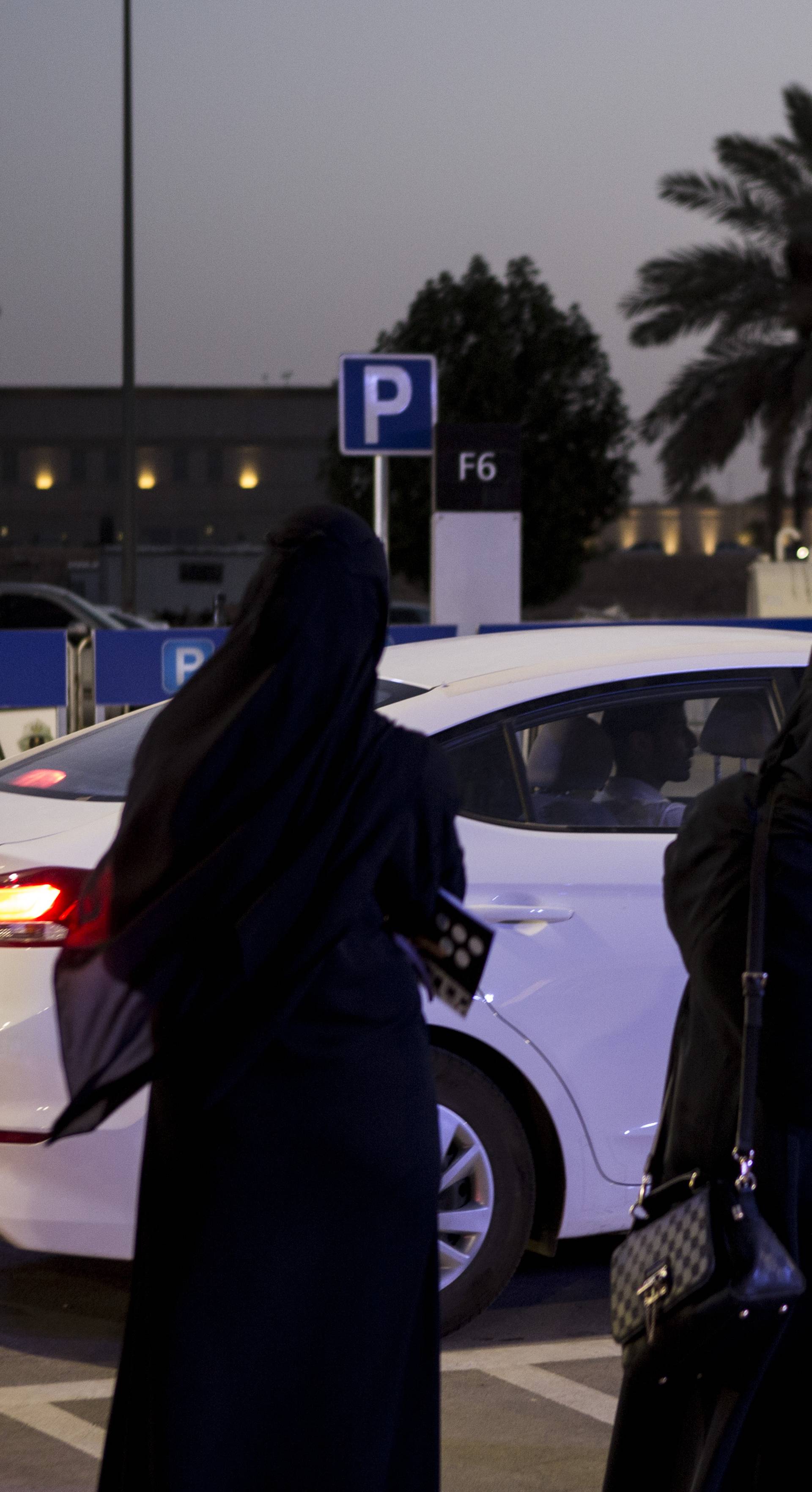 Saudi women prepare to hit the road in Riyadh