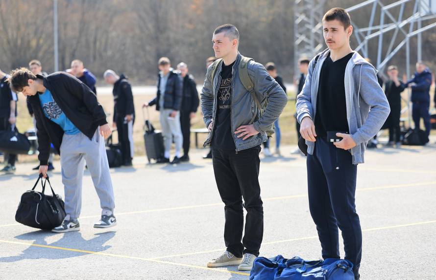 Ministar Anušić i general Kundid na prvom danu TVO-a na Slunju