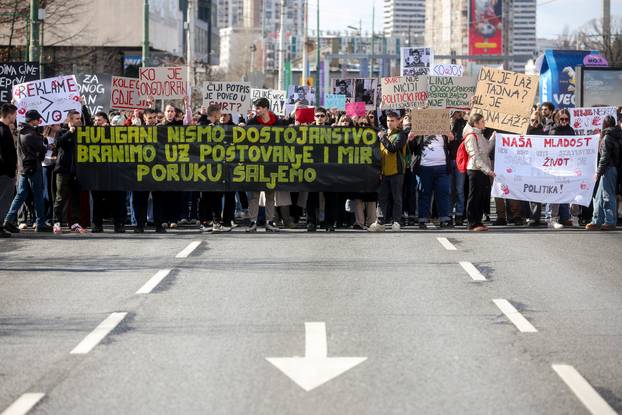 Prosvjedi u Sarajevu se nastavljaju, traži se pravda za poginulog mladića i ozlijeđene u tramvajskoj nesreći