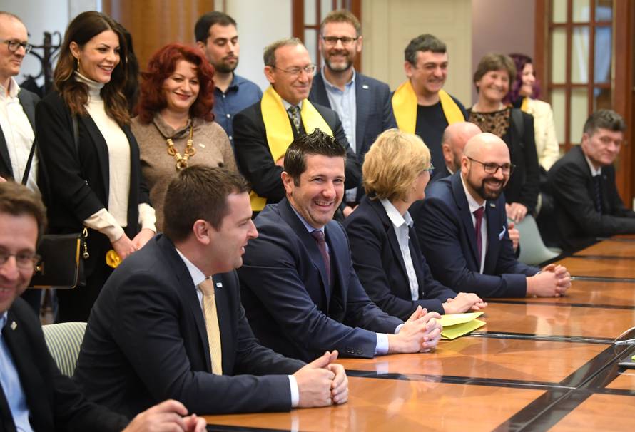 Dejan Kovač  predao više od 16 tisuća potpisa za kandidaturu