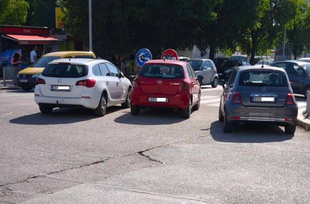 FOTO Bravo majstore, nije ti tu parking! Evo kako se parkira u Hrvatskoj, neke nije ni sram...