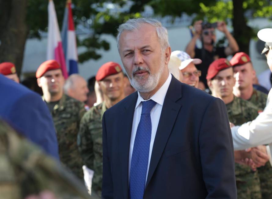 Dolazak drÅ¾avnih duÅ¾nosnika na Trg Oluje na sveÄanost obiljeÅ¾avanja Dana pobjede i domovinske zahvalnost