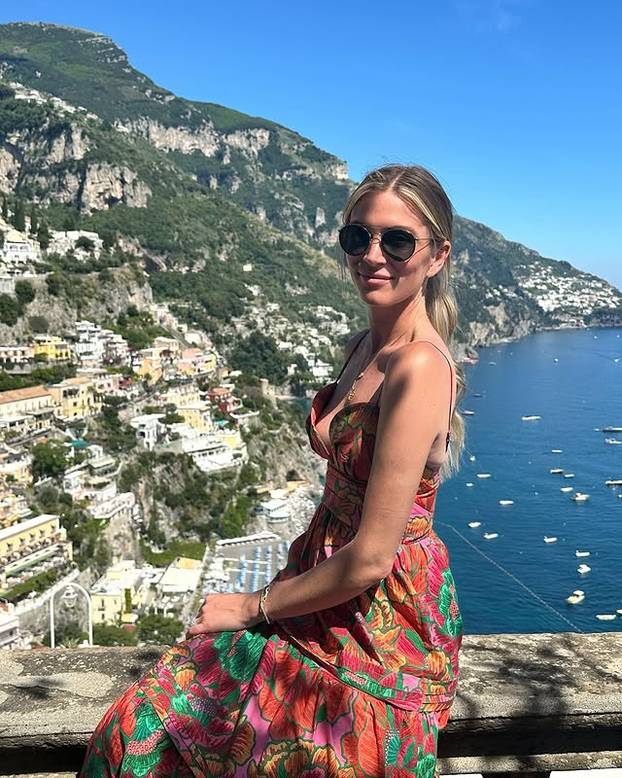 FOTO Zgodna doktorica: Mužu su poručili da me ostavi jer objavljujem prevruće fotografije