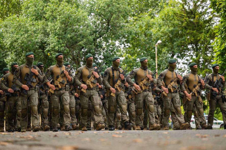 Velika Gorica: Ivan Anušić i Tihomir Kundid obišli pripadnike pjesackih postroja Hrvatske vojske