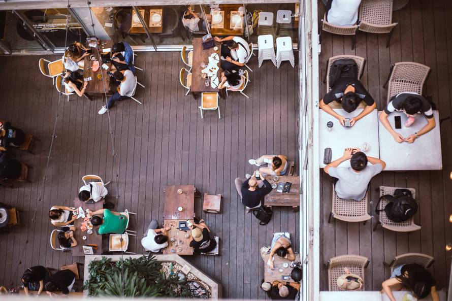 Bonton za goste: 10 nepisanih pravila ponašanja u restoranu