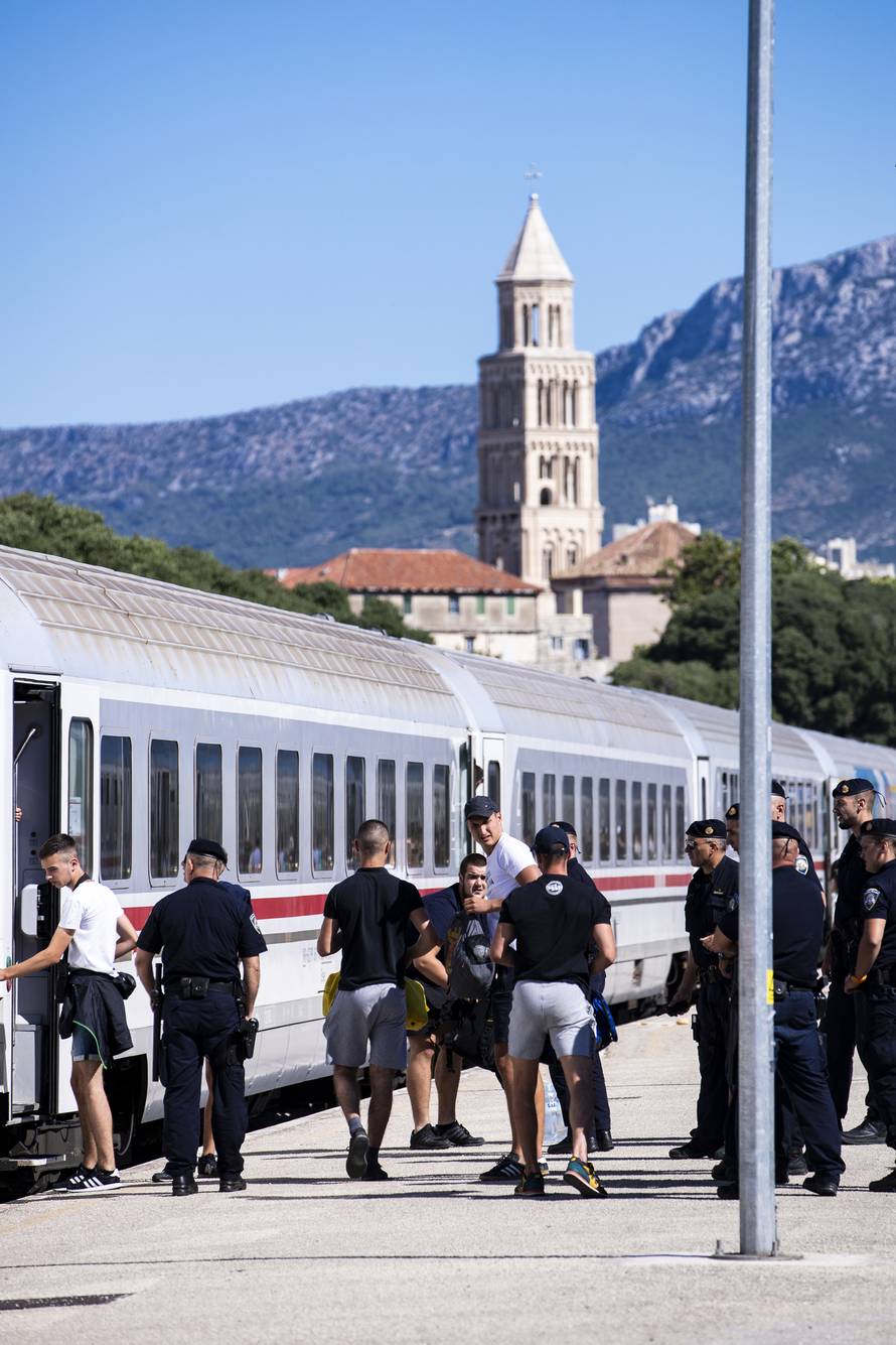 Split: Navijači Hajduka Bilim vlakom kreću prema Zagrebu na utakmicu Superkupa