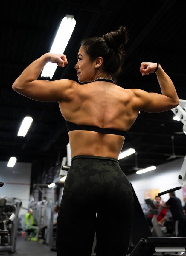 Dnevno jede oko 3000 kalorija, a tijelo joj je čista inspiracija