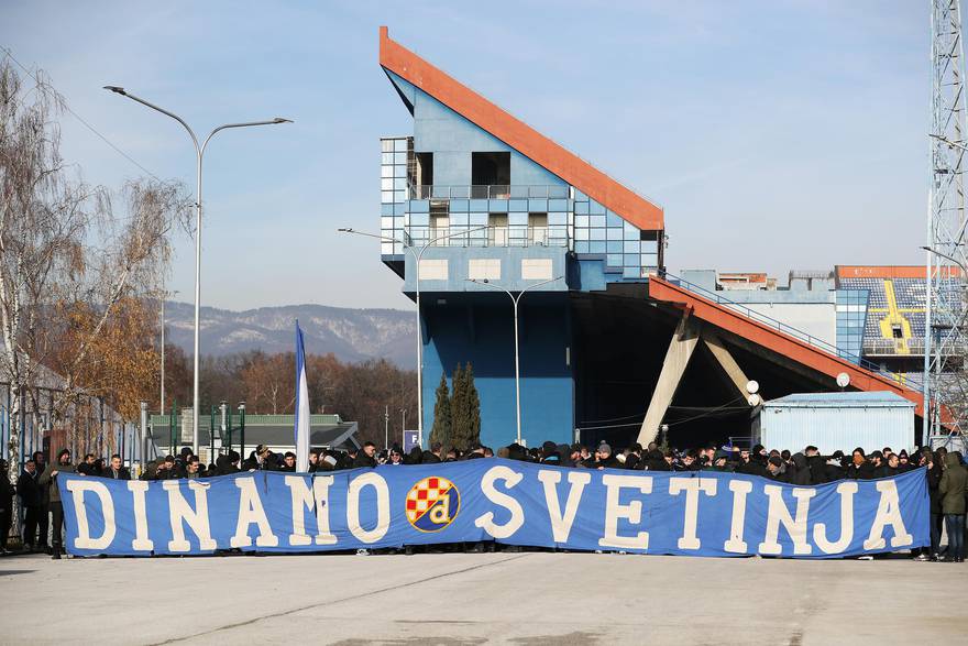 Bad Blue Boysi podržali igrače Dinama uoči sutrašnje utakmice protiv Hajduka