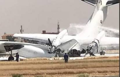 Nema stradalih: U sudaru s avionom prepolovio se Antonov