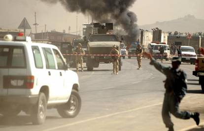 Kabul: Auto-bombom ubili dvoje ljudi, a ranili deset