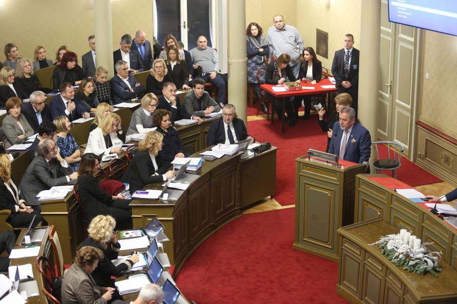 Bandiću je prošao proračun: 'Prodali su se za 1400 kuna'