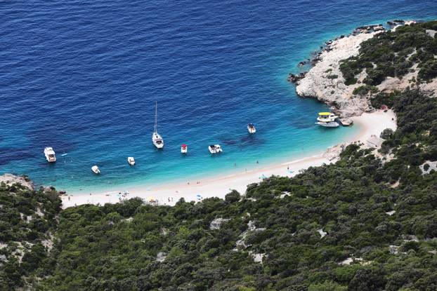 Lubenice, mjesto na Cresu s dva stanovnika