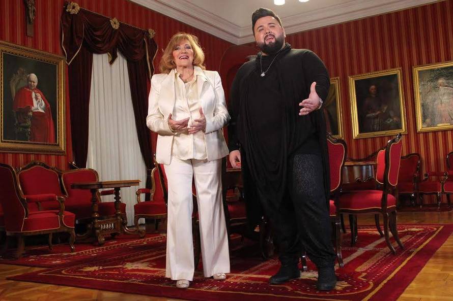 Svjetski popularan božićni hit u izvedbi Tereze  i Jacquesa