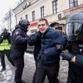 Rusija: Rasporedit će čuvare po školama kako bi osigurali da učenici više ne idu na prosvjede