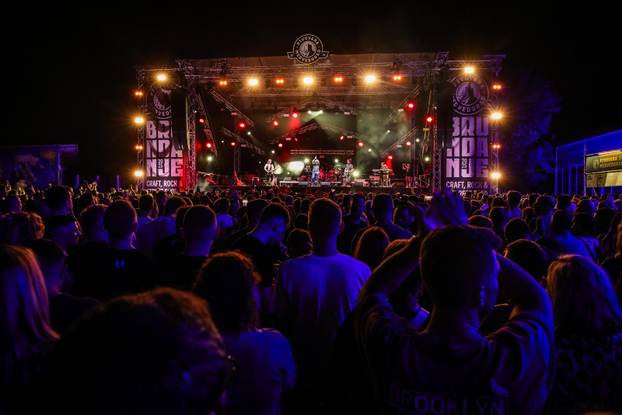 Zagreb: Nastup Jure Stublića u sklopu festivala Brundanje