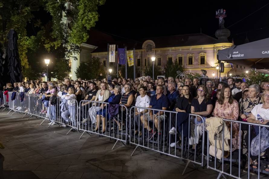 Vinkovci: 60. Vinkovačke jeseni pod sloganom "Jesen rumeni jabuka"