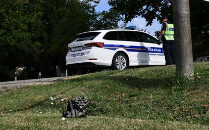 Slike strave i užasa: Poginuli mladići imali su 17 i 23 godine, motor je izletio iz automobila