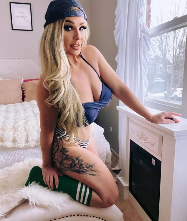 FOTO Učiteljica dobila otkaz jer 'pokazuje previše'. I dalje dijeli ocjene, ali za 'izvedbu'