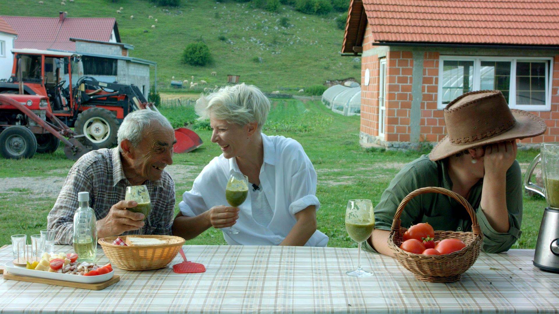 'U Lici morate stati na rakiju, nema fejka, što vidiš, to je to'