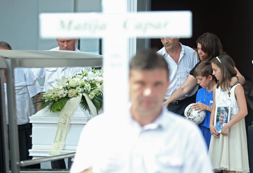 Napisao je 'Već smo u Zagrebu' pa preminuo djevojci u naručju