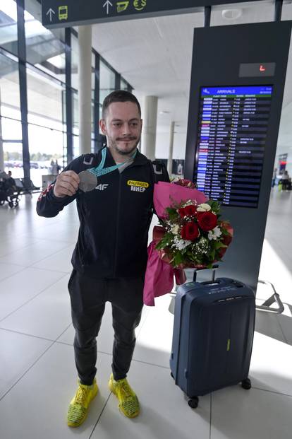Zagreb: Tin Srbić vratio se sa svjetskog prvenstva u Antwerpenu sa srebrnom medaljom