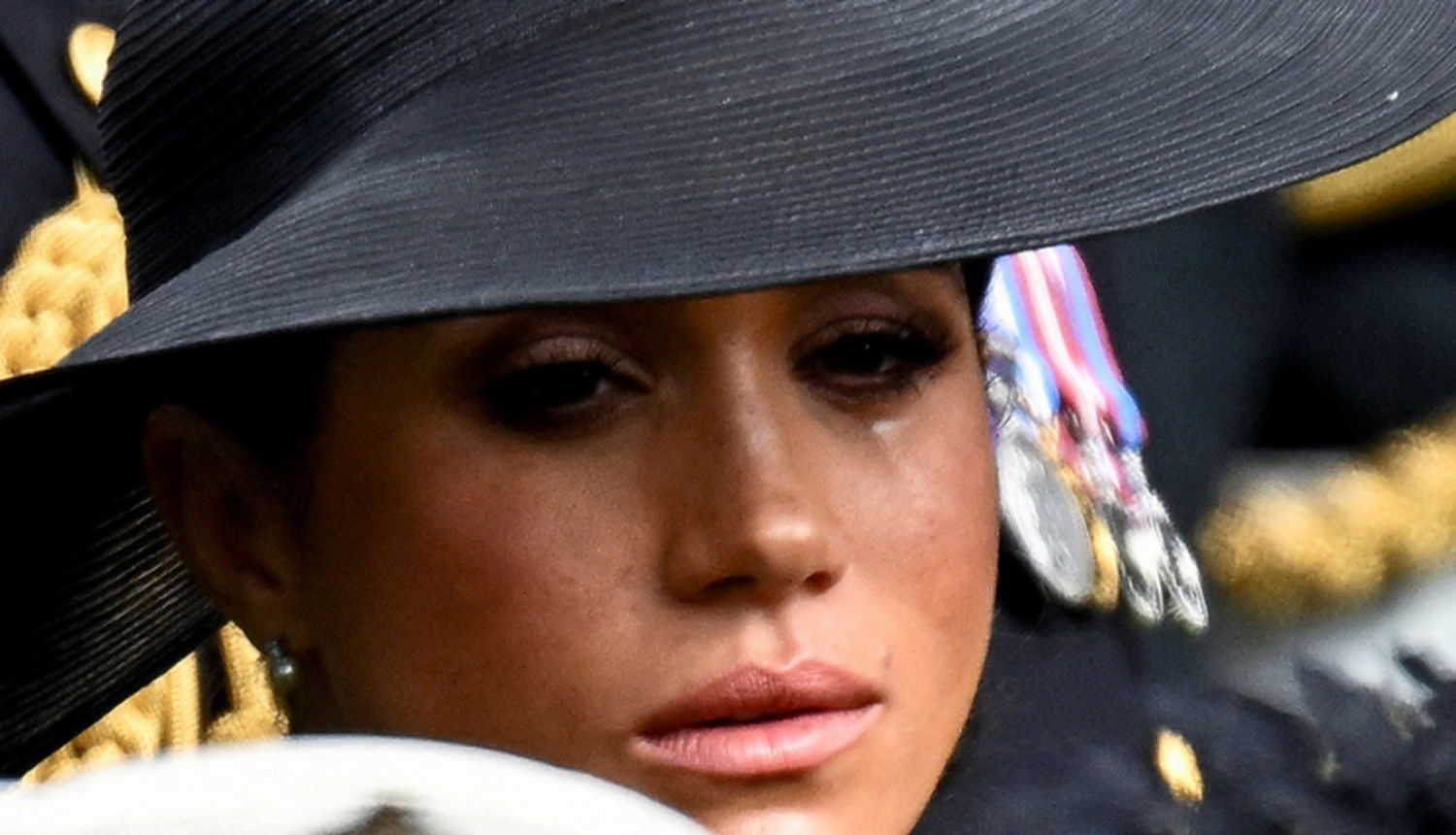 Obožavatelji Meghan Markle tvrde da je ona jedina plakala na pogrebu kraljice Elizabete