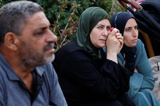 Hostages-prisoners swap deal between Hamas and Israel
