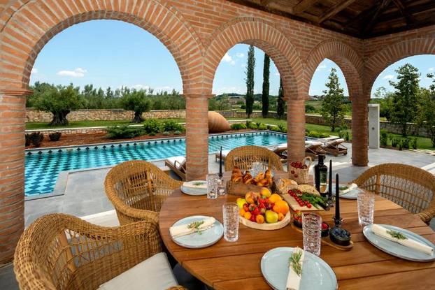 FOTO Kao da ste u Toskani: Ova predivna vila spaja talijanski dizajn i istarski šarm