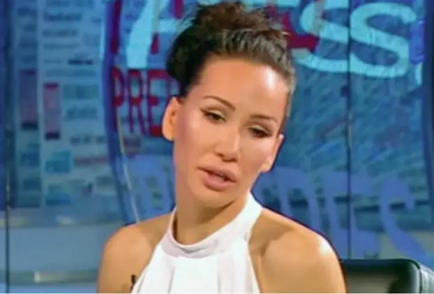 FOTO Relja i Nikolija šokirali publiku bizarnim spotom: 'Pa kao da im držimo svijeću...'