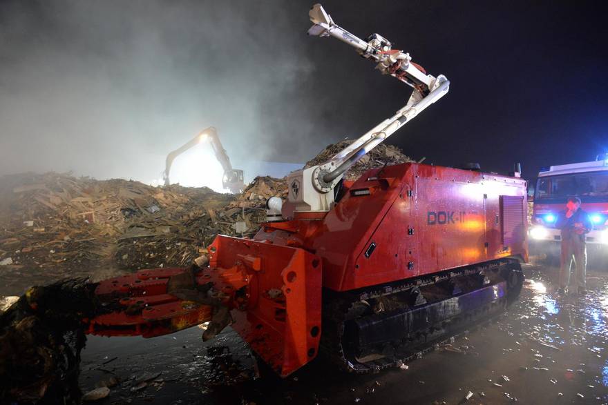 Hrvatski robot 'Crveni zmaj' guta vatru u Osijeku: Stajao je milijun €, proizvodi ga Dok-Ing