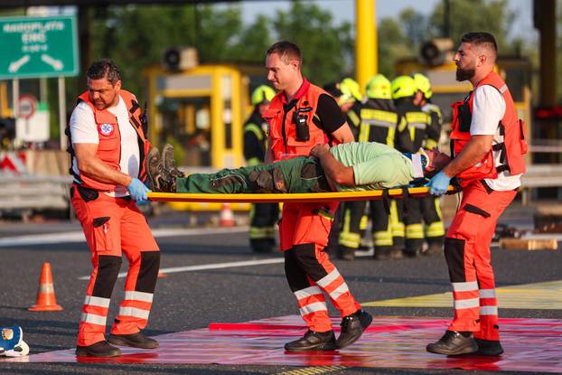 Zagreb: U blizini naplatne postaje Sveta Helena održana je vježba "Sigurnost 25"