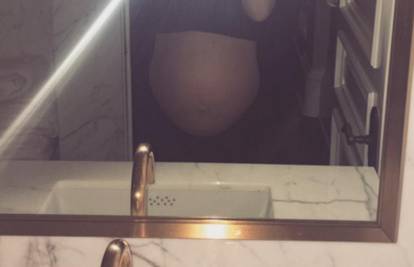 Kim 'fotkala' goli trbuh netom prije poroda: 'Ja sam spremna'