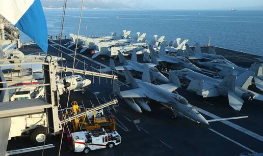 Amerikancima avion od 60 mil. dolara pao s nosača i potonuo