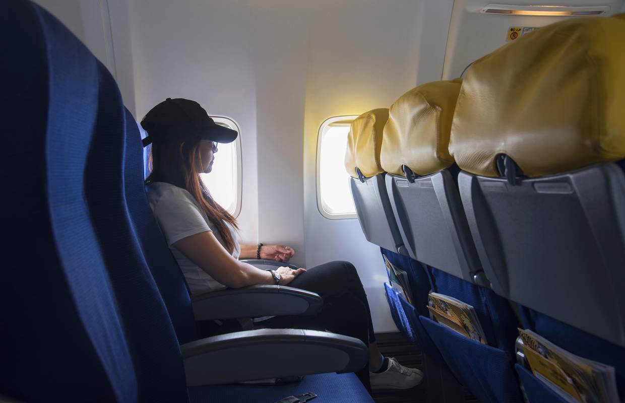 Što ne biste smjeli dodirivati rukama u avionu: Čuvajte se bakterija i virusa dok putujete