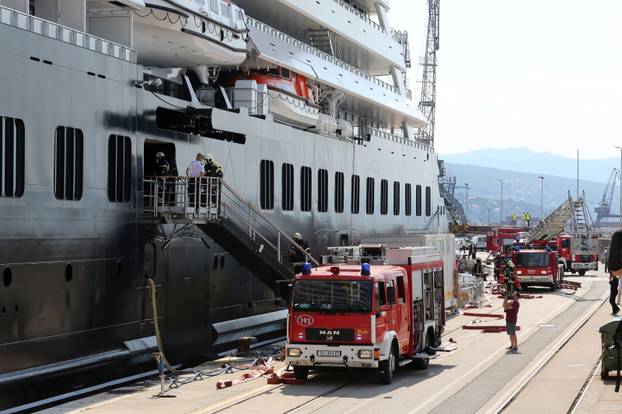 Rijeka: JVP Grada Rijeke održala vatrogasnu vježbu na polarnom kruzeru Scenic Eclipse