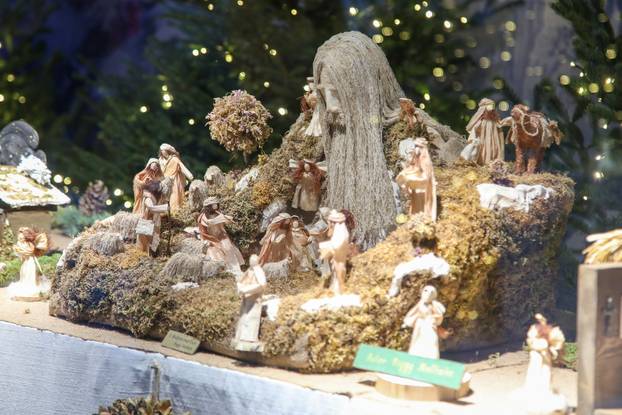 24sata Zagreb: Otvorenje izložbe jaslica Peggy Malbase