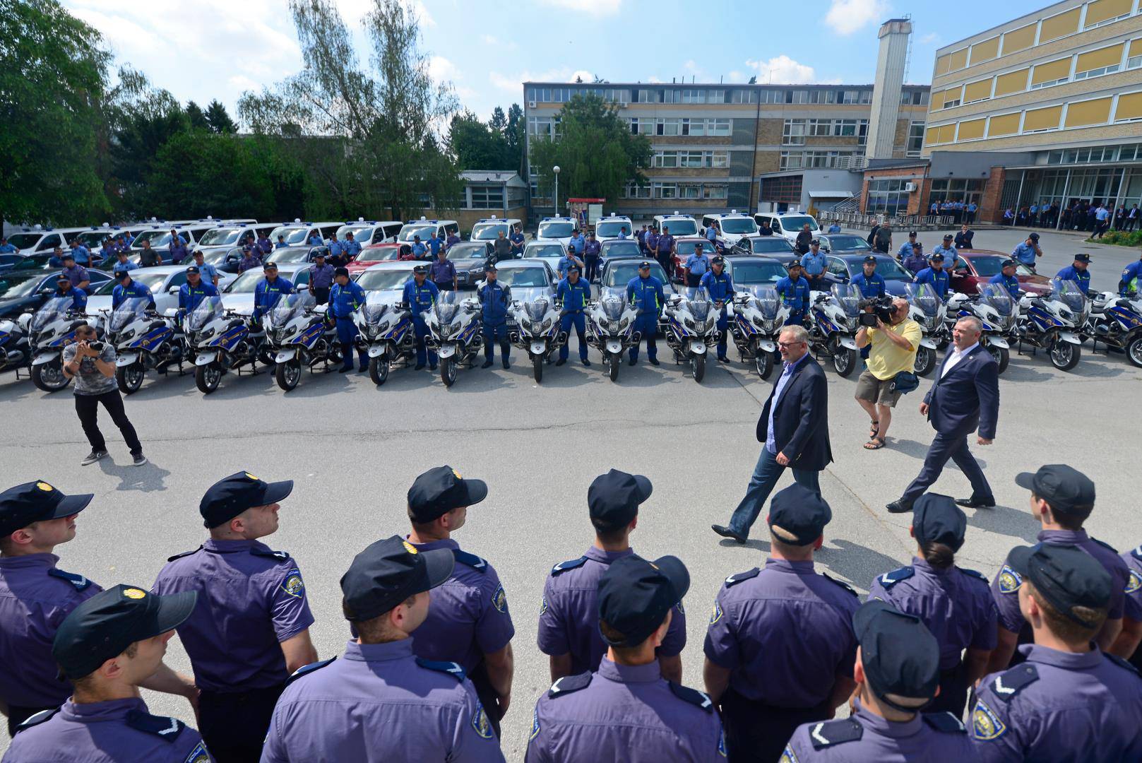 Dobili 78 vozila: Pogledajte vozni park prometne policije