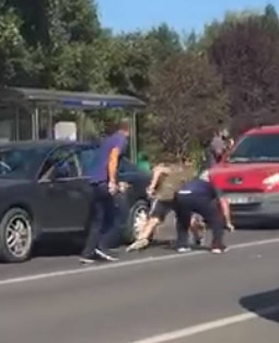 Vidi, pare! Skupljali novac po cesti, a sad im prijeti zatvor