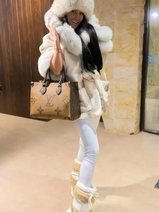 FOTO Poršelina pokazala novo poprsje! 'S nogometašem sam bila intimna 12 sati bez stajanja'