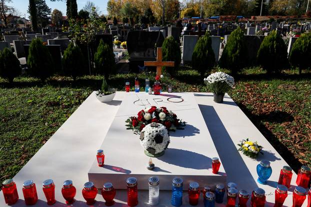 Zagreb: Svi sveti groblja poznatih osoba