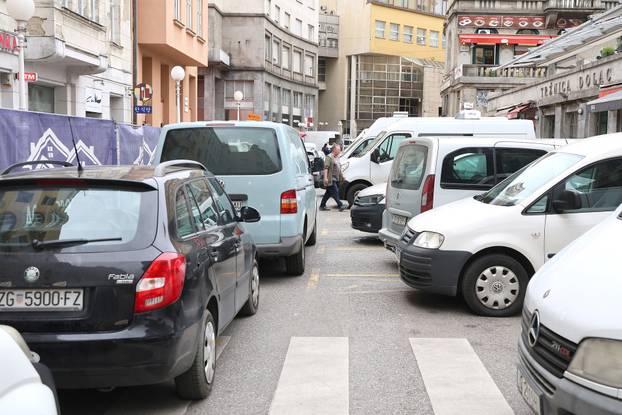 Zagreb: Kaos oko tržnice Dolac