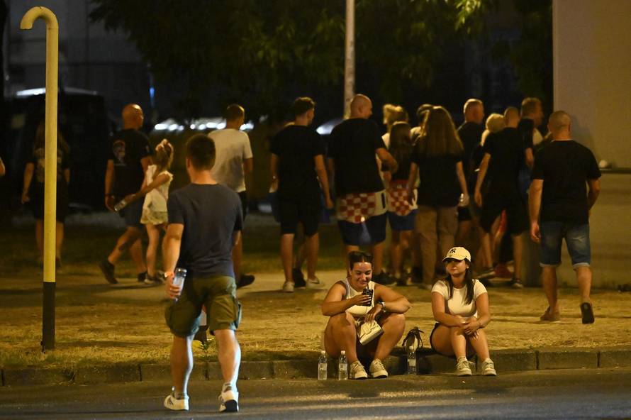 Zagreb: Završio je koncert Marka Perkovića Thompsona, kolone ljudi idu s hipodroma