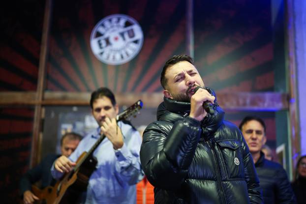 Suze i pjesma u Sarajevu u čast Halidu Bešliću 