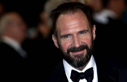 Ralph Fiennes ponovno ljubi? Otkriveno je tko je tajanstvena plavuša s kojom je šetao Rimom