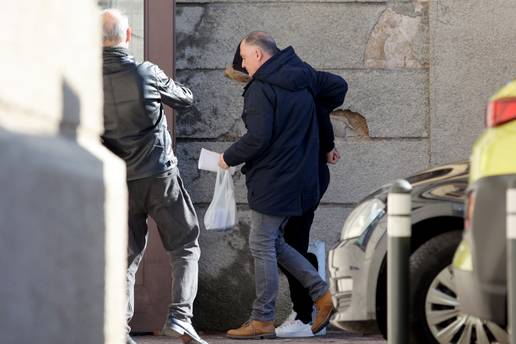 Maloljetnika u Rijeci brutalno su istukla bra&cacute;a: Dvoje uhitili, za tre&cacute;im i dalje traje potraga