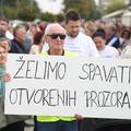 FOTO Prosvjed u Na&scaron;icama zbog spaljivanja otpada iz Gospi&cacute;a: 'Ne trgujte na&scaron;im zdravljem!'