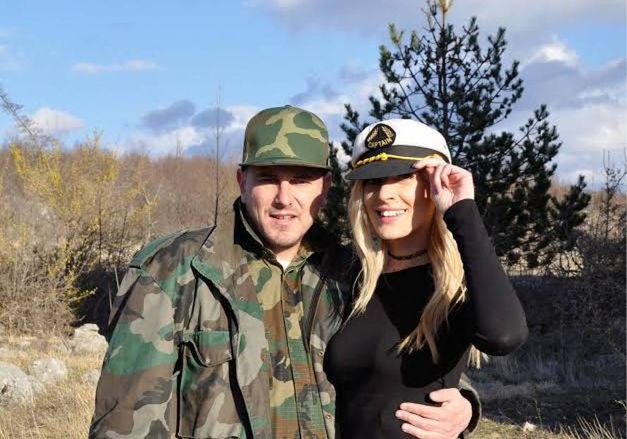 Živo blato predstavilo spot za 'Rat': Njihov general je Žorž