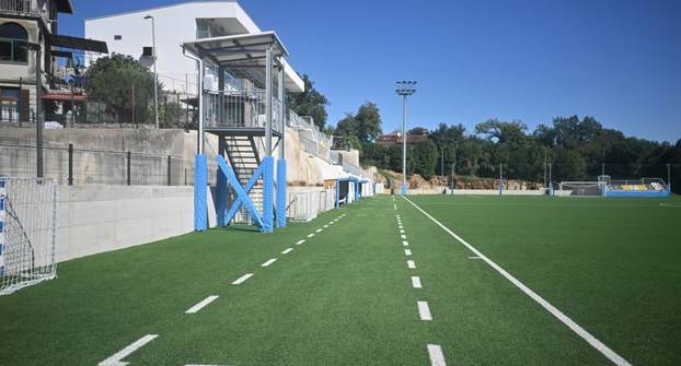 FOTO Hrvatska dobila još jedan nogometni stadion od 6,5 mil. eura. Gostujuća tribina je hit
