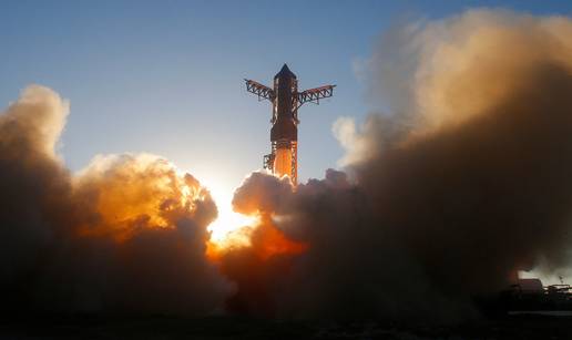 VIDEO Novi uspjeh za Muska: Na sljedećem letu testirat će još veću raketu za Mjesec i Mars