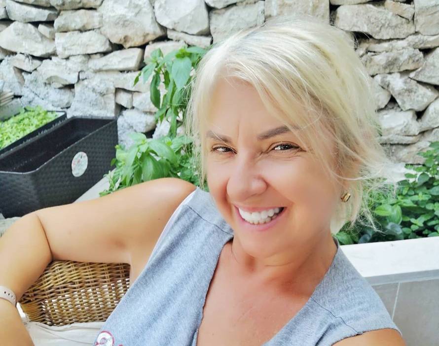 Danijela Dvornik pokazala kako izgleda nakon skidanja dioptrije